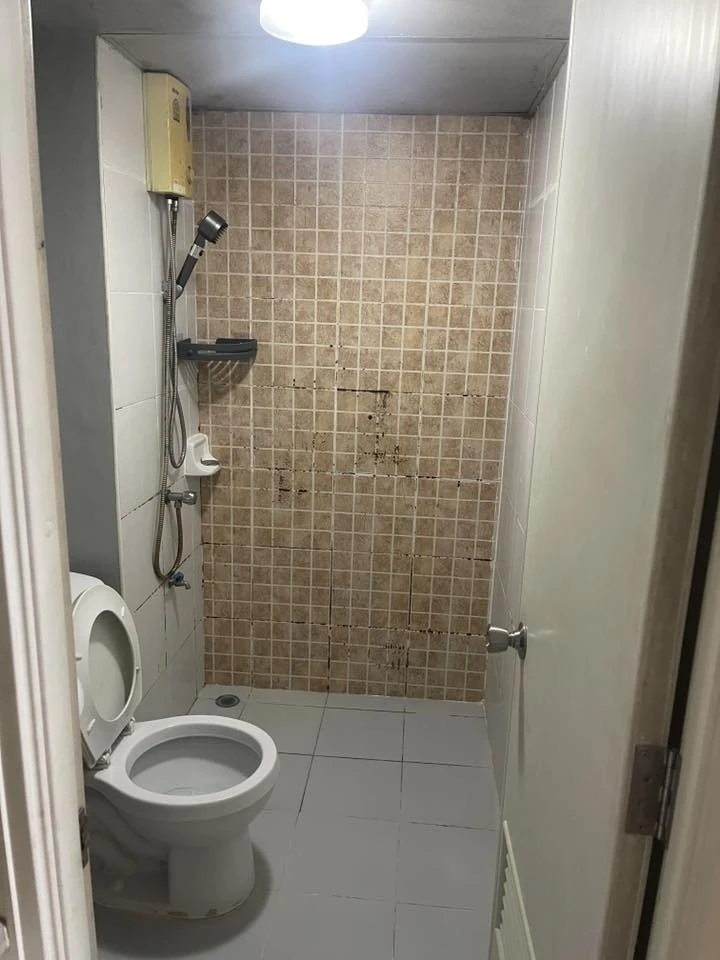 For rent: Lumpini CondoTown Romklao – Suvarnabhumi, a nice room with complete furniture. Just bring your bags and move in.