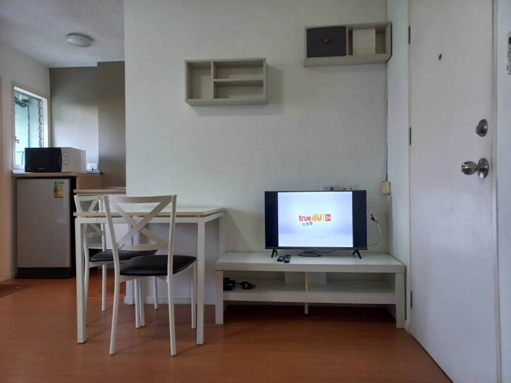 For rent: Lumpini CondoTown Romklao - Suvarnabhumi. Ready-to-move-in unit at an affordable price. Just bring your suitcase and move in!