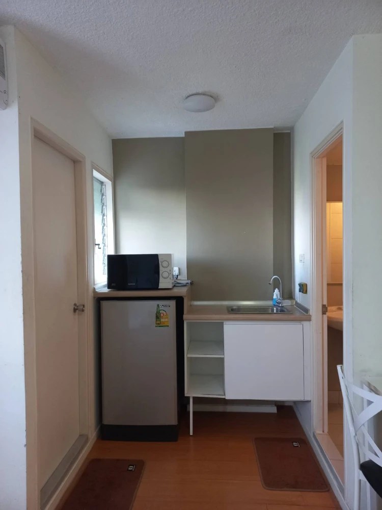 For rent: Lumpini CondoTown Romklao - Suvarnabhumi. Ready-to-move-in unit at an affordable price. Just bring your suitcase and move in!