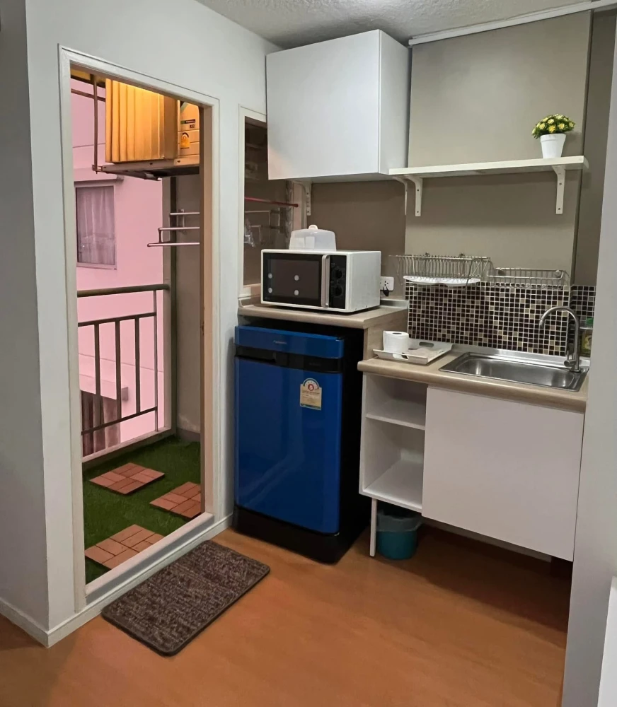 For rent: Lumpini CondoTown Romklao – Suvarnabhumi, corner room, not crowded, fully furnished, book now