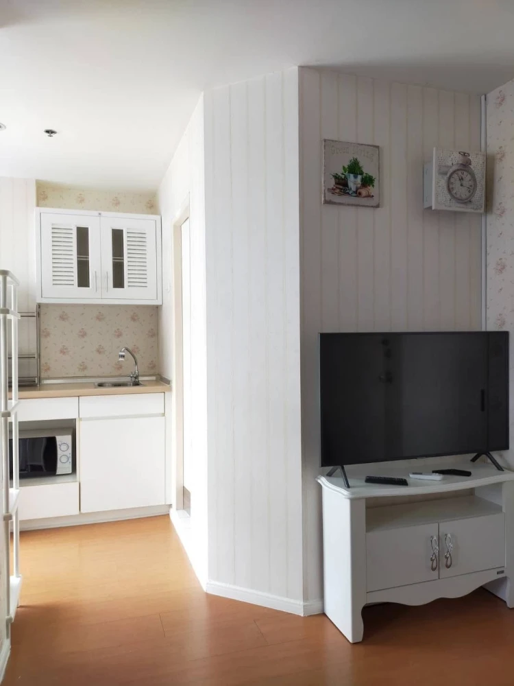 For rent Lumpini Mega city Bangna 1 bedroom, 1 bathroom, with beautiful wallpaper, comes with complete furniture, book now.