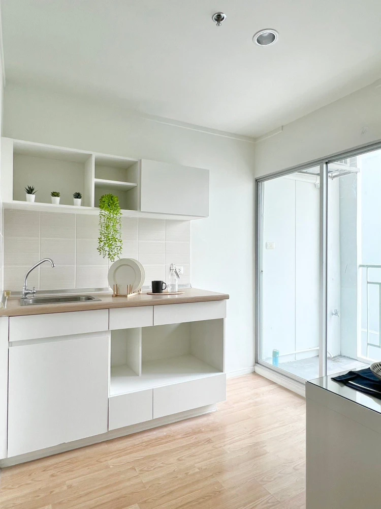 For rent: Lumpini Mega City Bangna, 28th floor, Building C, fully furnished as shown in the picture, ready to move in with bags immediately.
