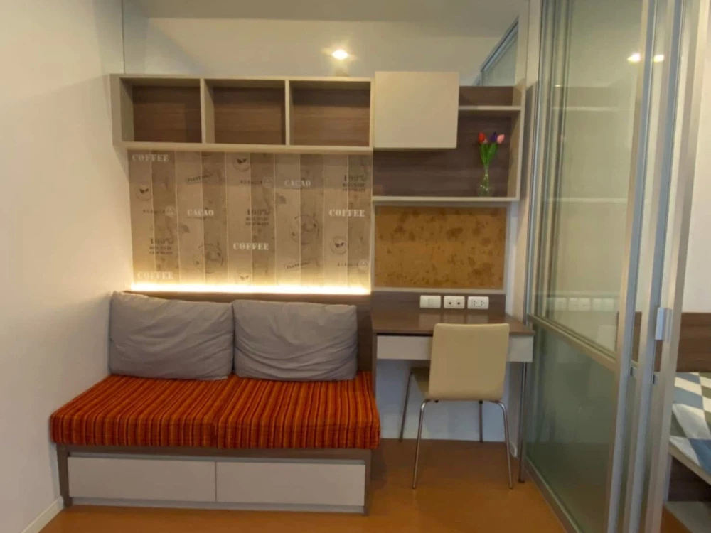 For rent: Lumpini Mega City Bangna, a nice room on the 9th floor with nice wallpaper and fully furnished. Don't miss out!