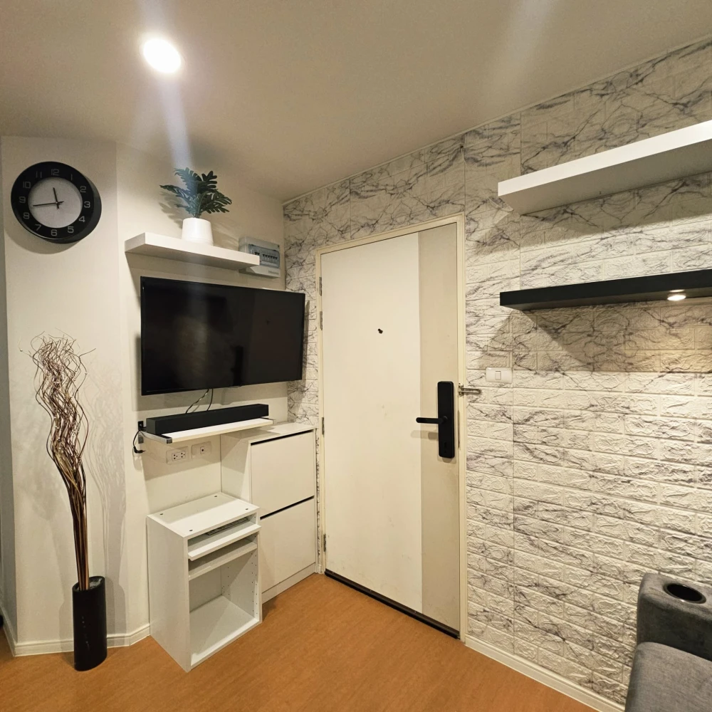 For rent: Lumpini Mega City Bangna, a lovely room with beautiful wallpaper, fully furnished, just bring your bags and move in!