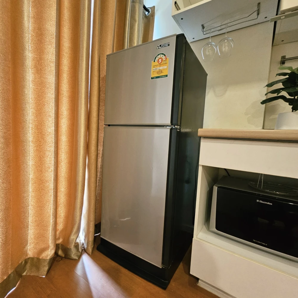 For rent: Lumpini Mega City Bangna, a lovely room with beautiful wallpaper, fully furnished, just bring your bags and move in!
