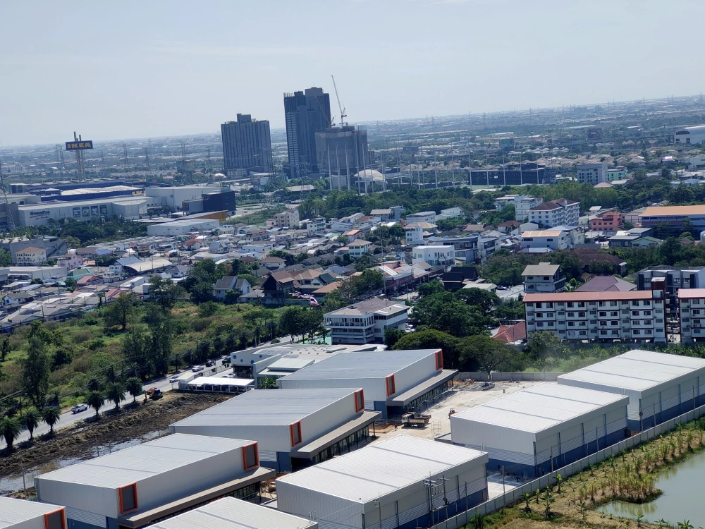 For rent: Lumpini Mega City Bangna, corner room, not crowded, fully furnished and equipped, beautiful view, don't miss it.