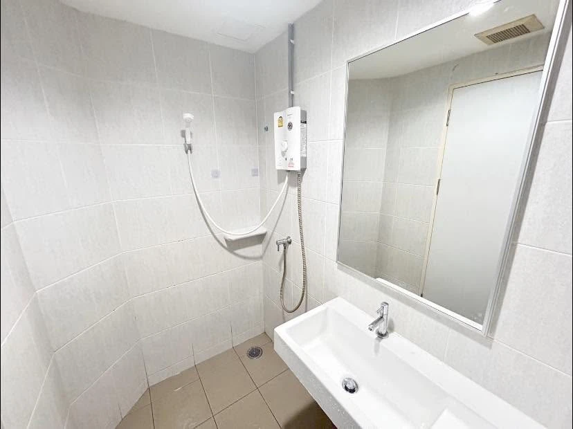 For rent: Lumpini Mixx Thepharak-Srinakarin, 1 bedroom, 1 bathroom, fully furnished. Just bring your bags and move in!