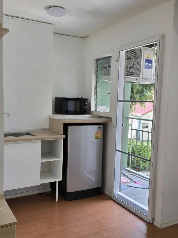 For rent: Lumpini Mixx Thepharak-Srinakarin, 2 bedrooms, 2nd floor, fully furnished, nice to live in, reserve now, urgently.