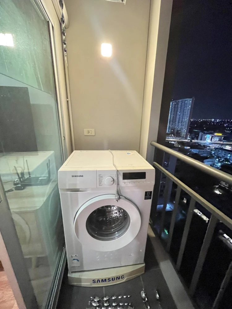 For rent: Lumpini Park Boromratchonnanee-Sirindhorn, a comfortable room with fully furnished and a beautiful city view. Reserve now!