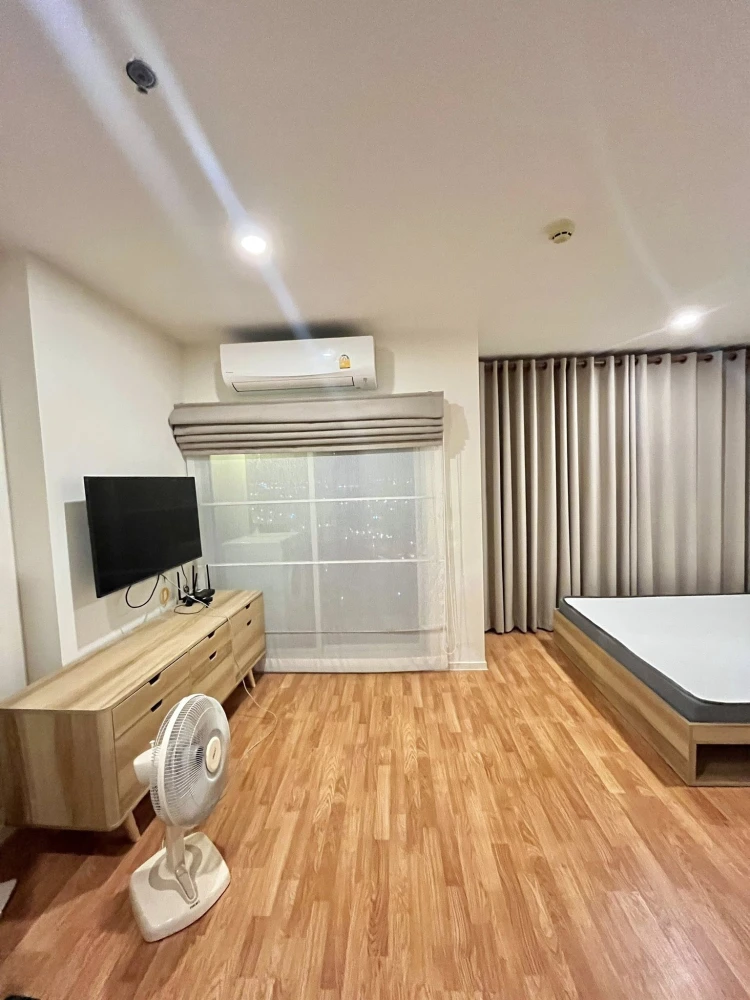 For rent: Lumpini Park Boromratchonnanee-Sirindhorn, a comfortable room with fully furnished and a beautiful city view. Reserve now!