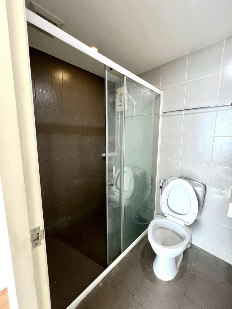 For rent: Lumpini Park Boromratchonnanee-Sirindhorn. Spacious and ready to move in. Book now!