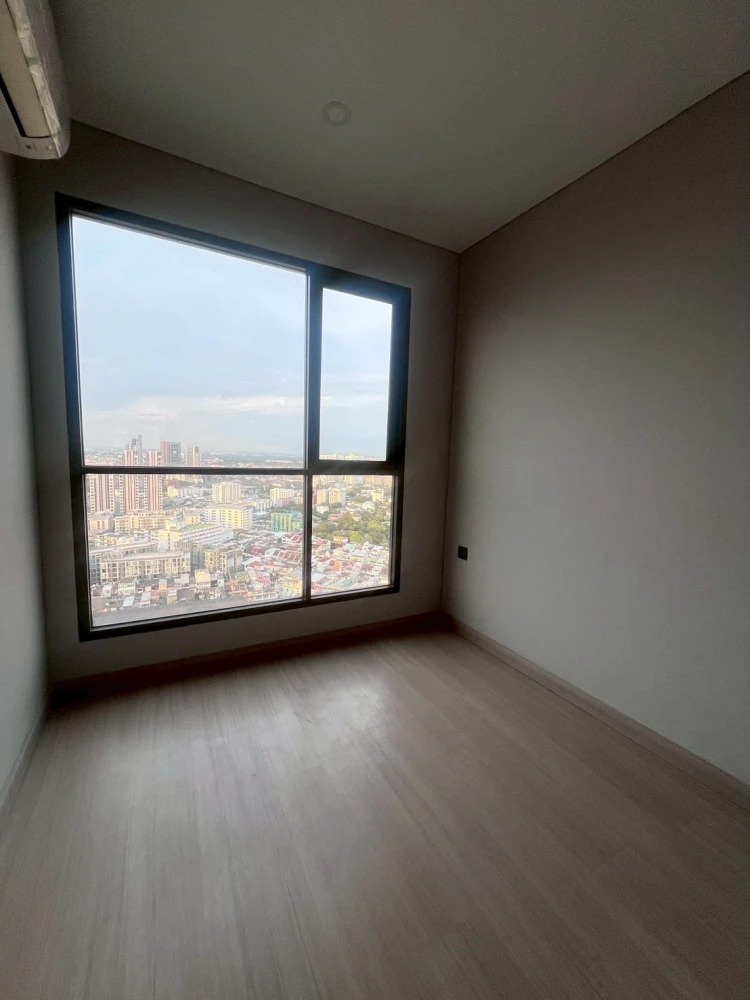 For rent: Lumpini Park Phahol 32, 28th floor (high floor), very livable. Book now! (Urgent!)