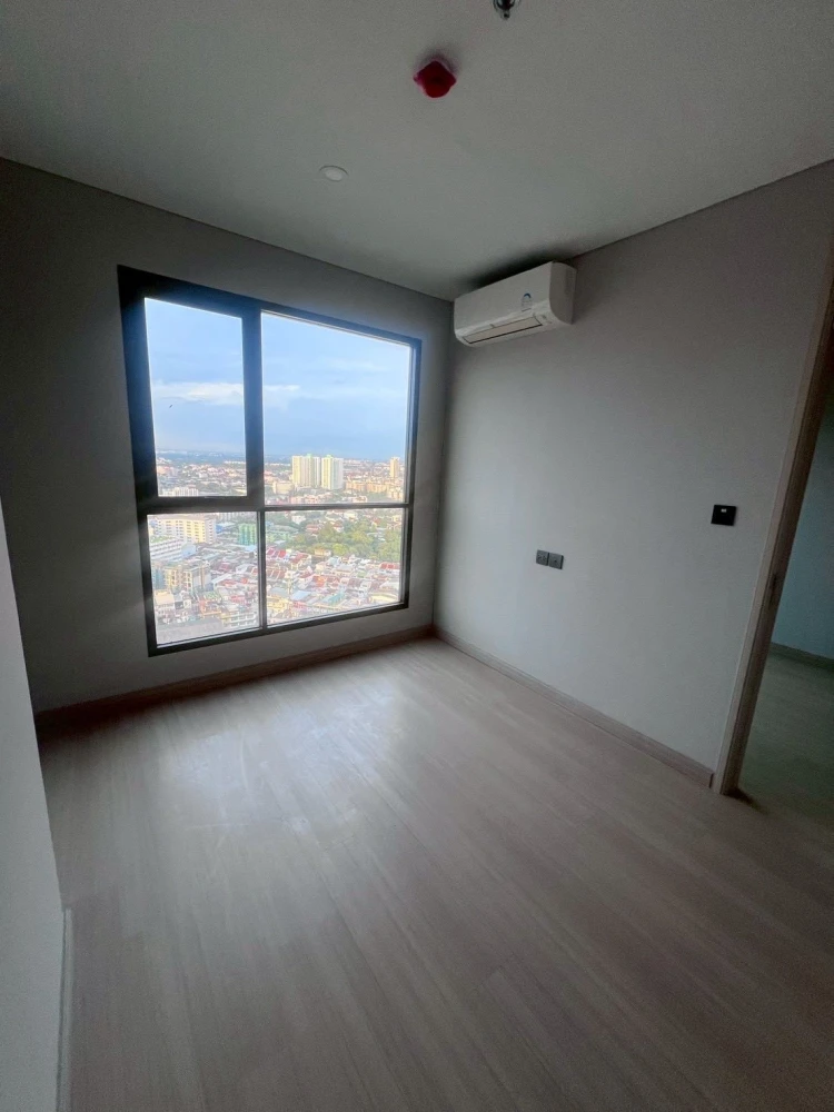 For rent: Lumpini Park Phahol 32, 28th floor (high floor), very livable. Book now! (Urgent!)