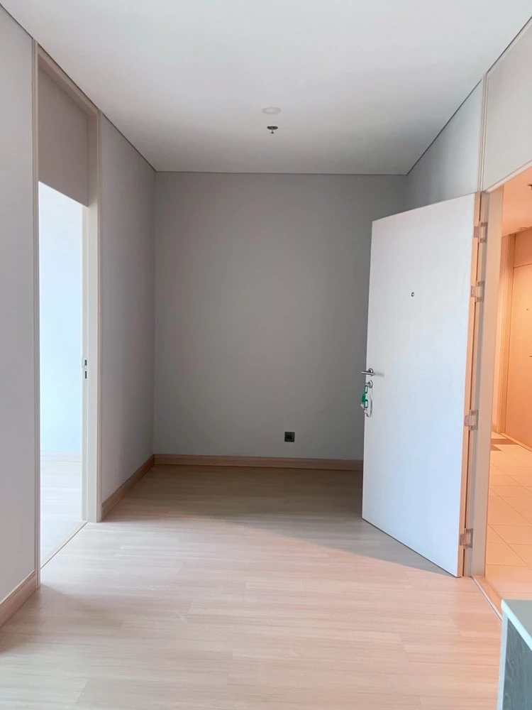 For rent: Lumpini Park Phahol 32, 28th floor (high floor), very livable. Book now! (Urgent!)
