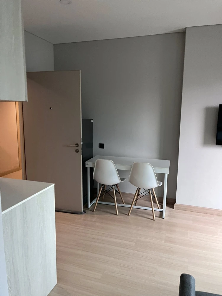For rent: Lumpini Park Phahol 32, 7th floor, nice room, fully furnished. If you don't book, you'll really miss out.