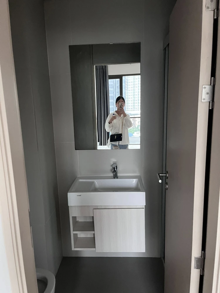 For rent: Lumpini Park Phahol 32, 7th floor, nice room, fully furnished. If you don't book, you'll really miss out.
