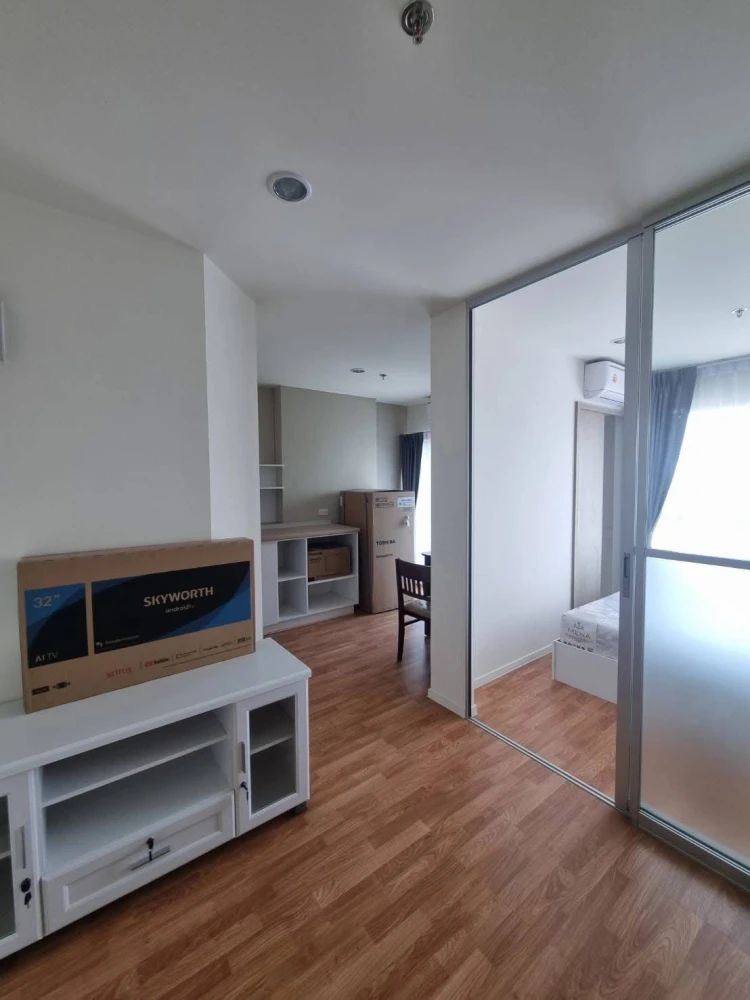 For rent Lumpini Park Phetkasem 98 1 bedroom 1 bathroom comes with furniture and complete facilities. Book now.