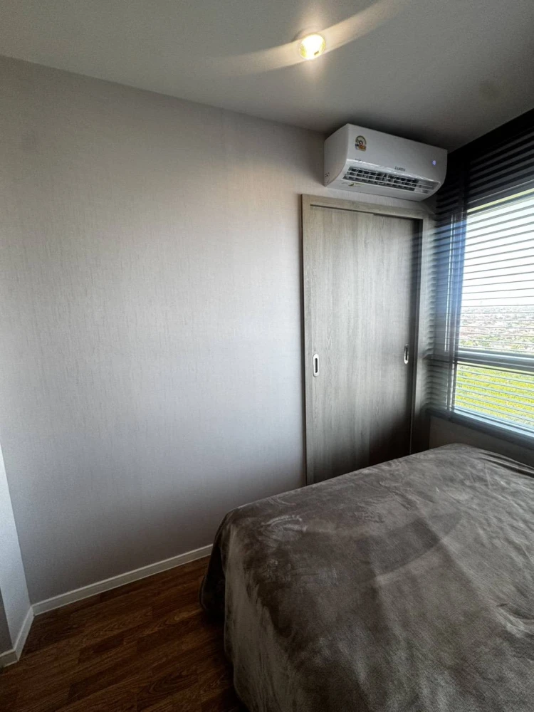 For rent: Lumpini Park Phetkasem 98, 1 bedroom, fully furnished, great location. Just bring your bags and move in!