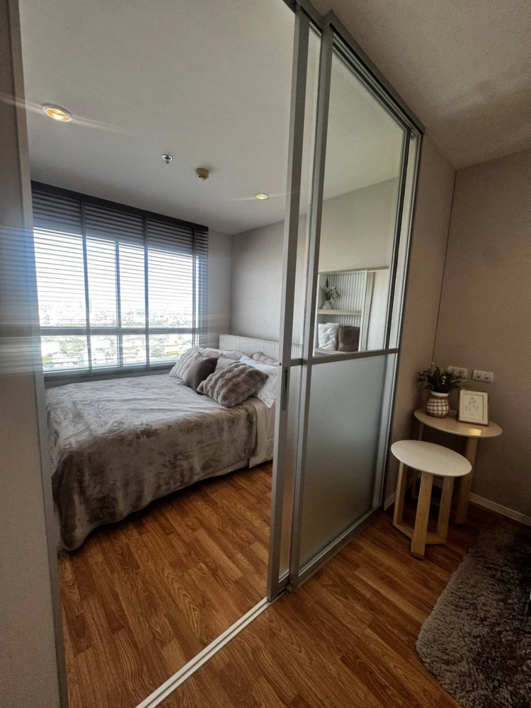 For rent: Lumpini Park Phetkasem 98, 1 bedroom, fully furnished, great location. Just bring your bags and move in!