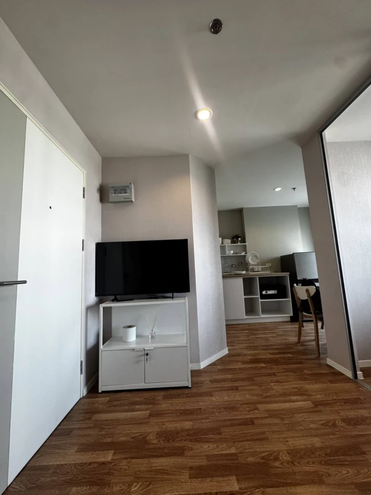 For rent: Lumpini Park Phetkasem 98, 1 bedroom, fully furnished, great location. Just bring your bags and move in!