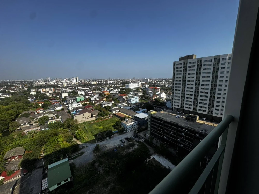 For rent: Lumpini Park Phetkasem 98, 1 bedroom, fully furnished, great location. Just bring your bags and move in!