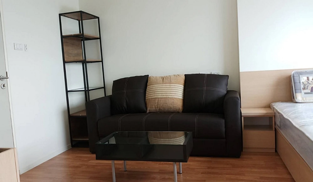 For rent: Lumpini Park Phetkasem 98, 6th floor. Nice, fully furnished unit. Book now! Don't miss out!