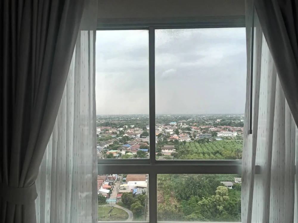 For rent: Lumpini Park Phetkasem 98, 17th floor unit, fully furnished with appliances. Book now!