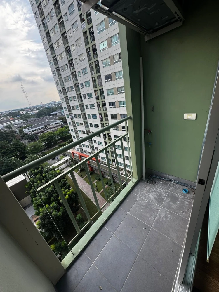 For rent: Lumpini Park Phetkasem 98, 9th floor unit. Fully furnished with built-in furniture, pool view, great ventilation. Don't miss out!