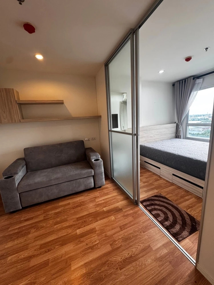 For rent: Lumpini Park Phetkasem 98, 9th floor unit. Fully furnished with built-in furniture, pool view, great ventilation. Don't miss out!