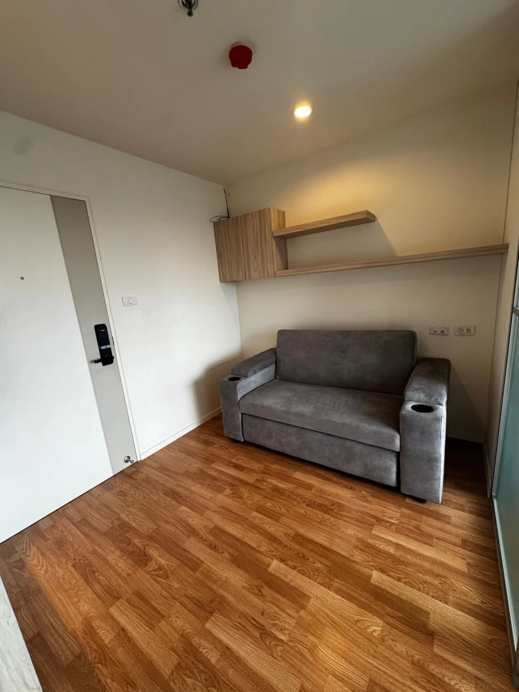 For rent: Lumpini Park Phetkasem 98, 9th floor unit. Fully furnished with built-in furniture, pool view, great ventilation. Don't miss out!