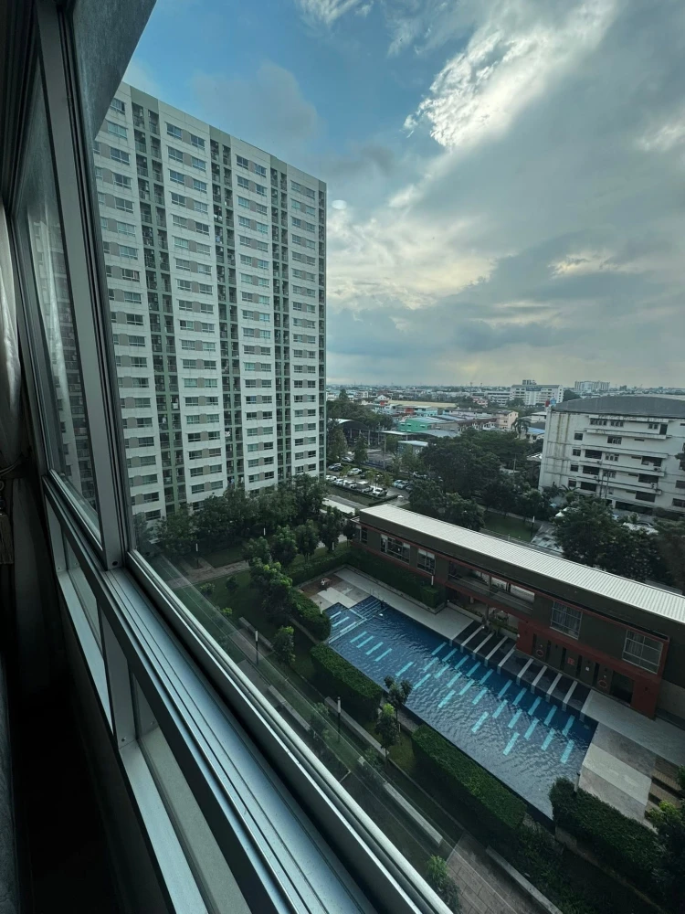 For rent: Lumpini Park Phetkasem 98, 9th floor unit. Fully furnished with built-in furniture, pool view, great ventilation. Don't miss out!