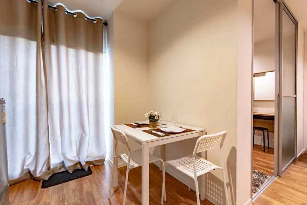 For rent: Lumpini Park Phetkasem 98, 3rd floor, comfortable room with complete furniture and appliances. Just bring your bags and move in!