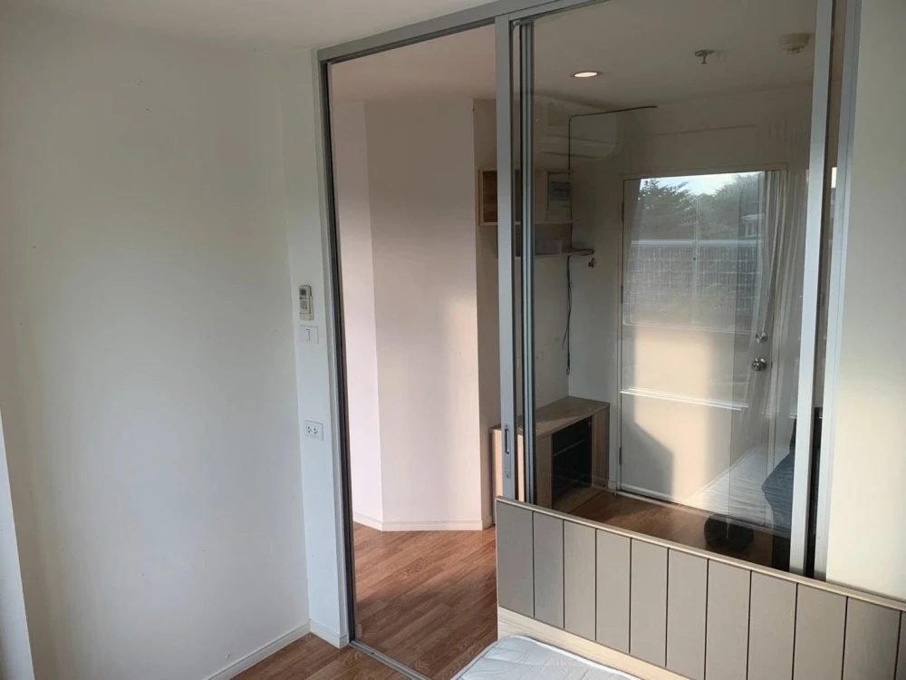 For rent: Lumpini Park Phetkasem 98. Nice room, fully furnished, affordable price. Just bring your belongings and move in! Book now before it's too la