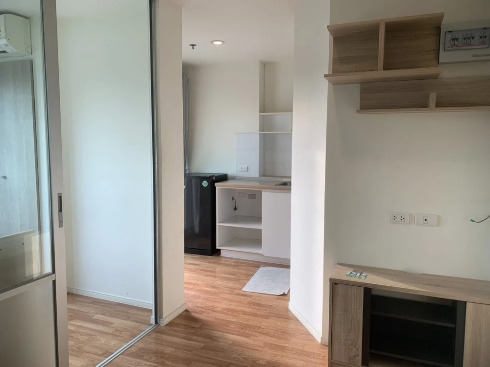 For rent: Lumpini Park Phetkasem 98. Nice room, fully furnished, affordable price. Just bring your belongings and move in! Book now before it's too la
