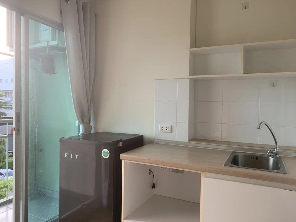For rent: Lumpini Park Phetkasem 98. Nice room, fully furnished, affordable price. Just bring your belongings and move in! Book now before it's too la