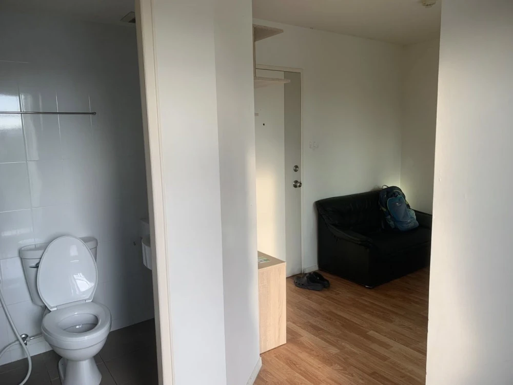 For rent: Lumpini Park Phetkasem 98. Nice room, fully furnished, affordable price. Just bring your belongings and move in! Book now before it's too la