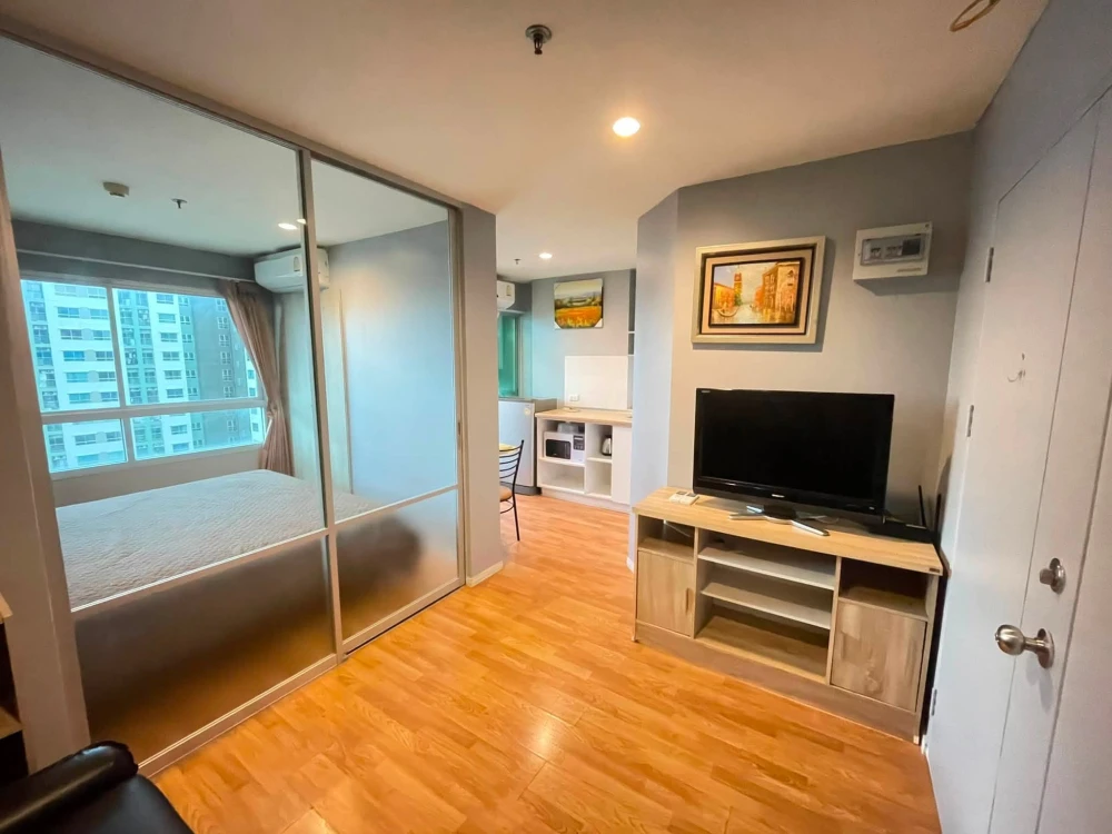 For rent: Lumpini Park Phetkasem 98, ready-to-move-in unit on the 17th floor with great views and complete amenities. Book now!