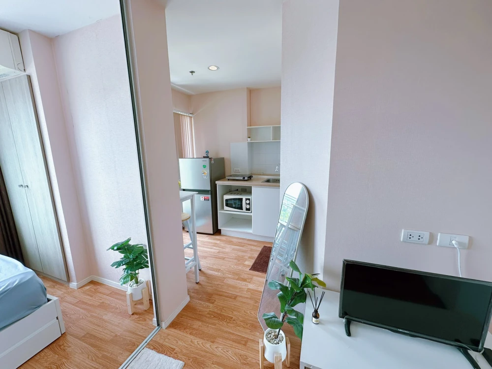 For rent: Lumpini Park Phetkasem 98, ready to move in, high floor, furnished, just bring your own luggage and move in.