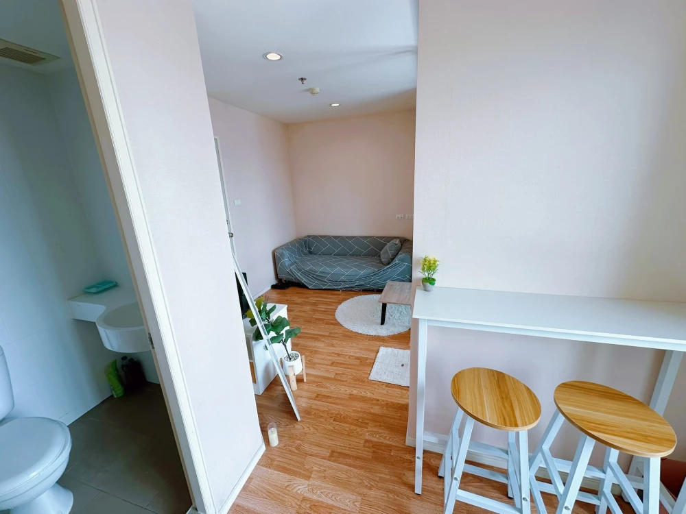 For rent: Lumpini Park Phetkasem 98, ready to move in, high floor, furnished, just bring your own luggage and move in.