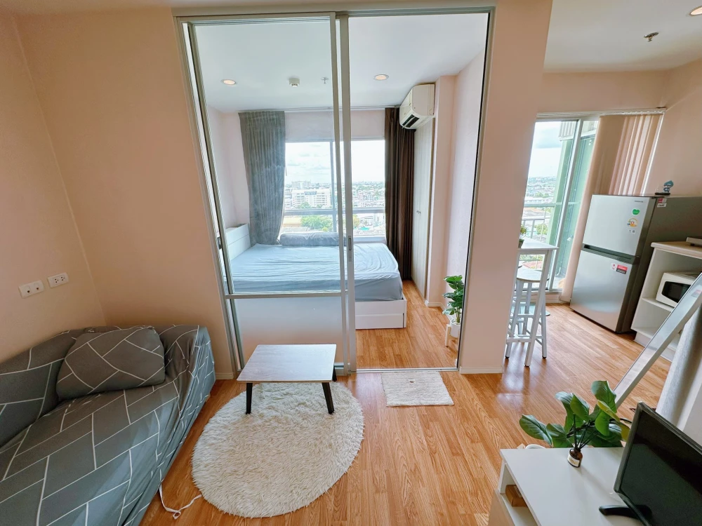 For rent: Lumpini Park Phetkasem 98, ready to move in, high floor, furnished, just bring your own luggage and move in.