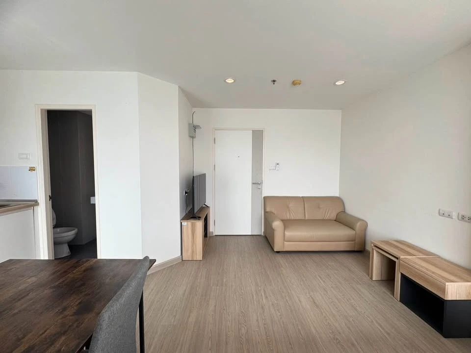 For rent: Lumpini Park Phetkasem 98, fully furnished apartment, very comfortable. Book now, don't miss out!