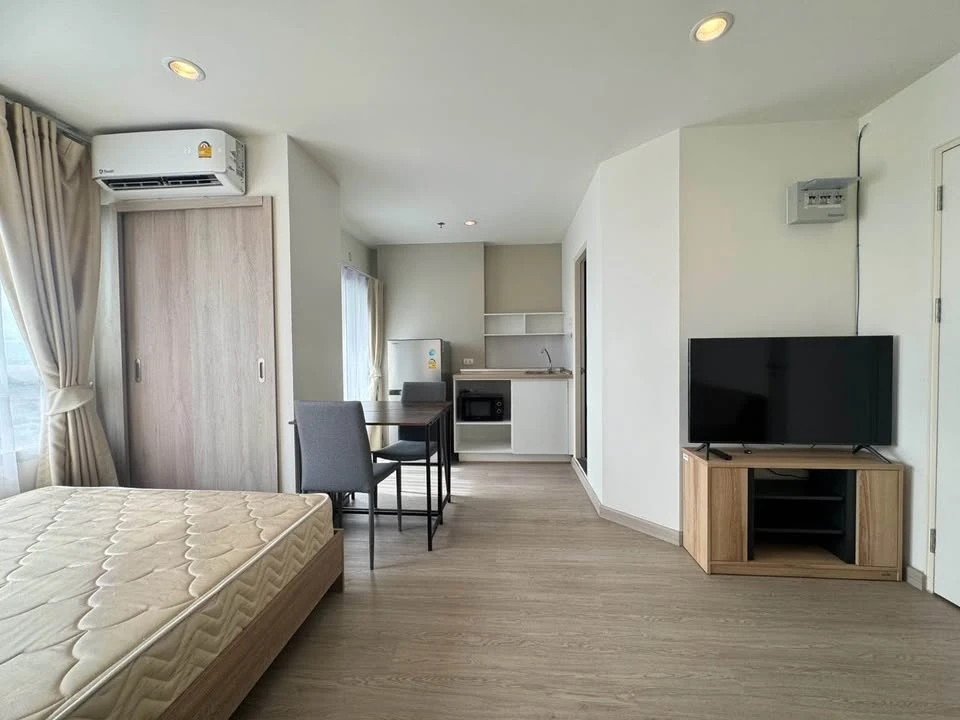 For rent: Lumpini Park Phetkasem 98, fully furnished apartment, very comfortable. Book now, don't miss out!
