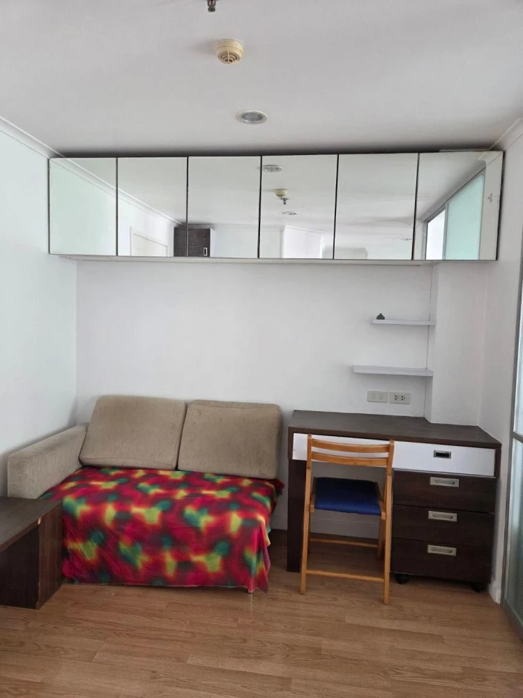 For rent: Lumpini Park Pinklao, 1 bedroom, 1 bathroom, fully furnished, including washing machine. Book now!