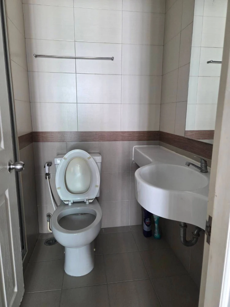For rent: Lumpini Park Pinklao, 1 bedroom, 1 bathroom, fully furnished, including washing machine. Book now!
