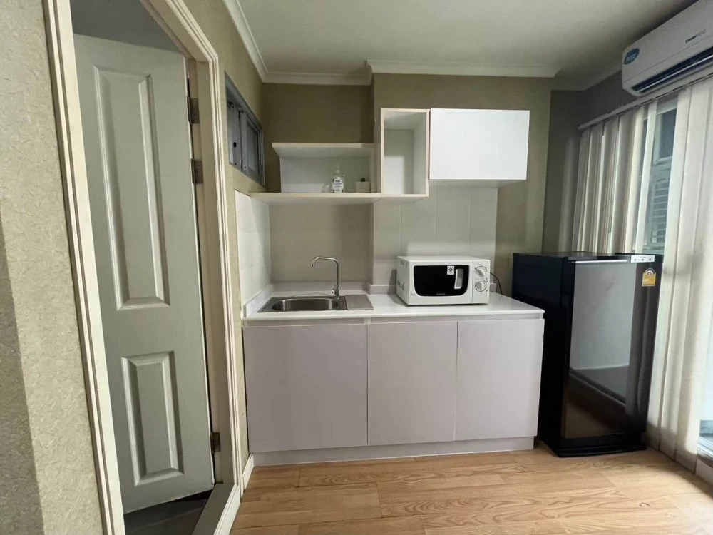 For Rent: Lumpini Park Pinklao, 17th floor. Great living space, fully furnished. Book now before it's gone!