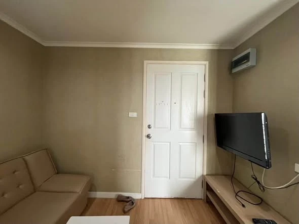 For Rent: Lumpini Park Pinklao, 17th floor. Great living space, fully furnished. Book now before it's gone!