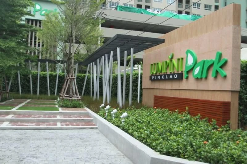 For rent: Lumpini Park Pinklao, high-floor unit, fully furnished. Book now!