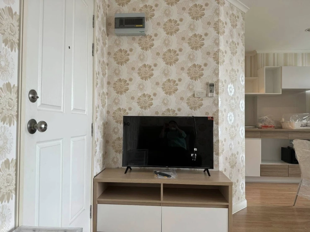 For rent: Lumpini Park Pinklao, high-floor unit, fully furnished. Book now!