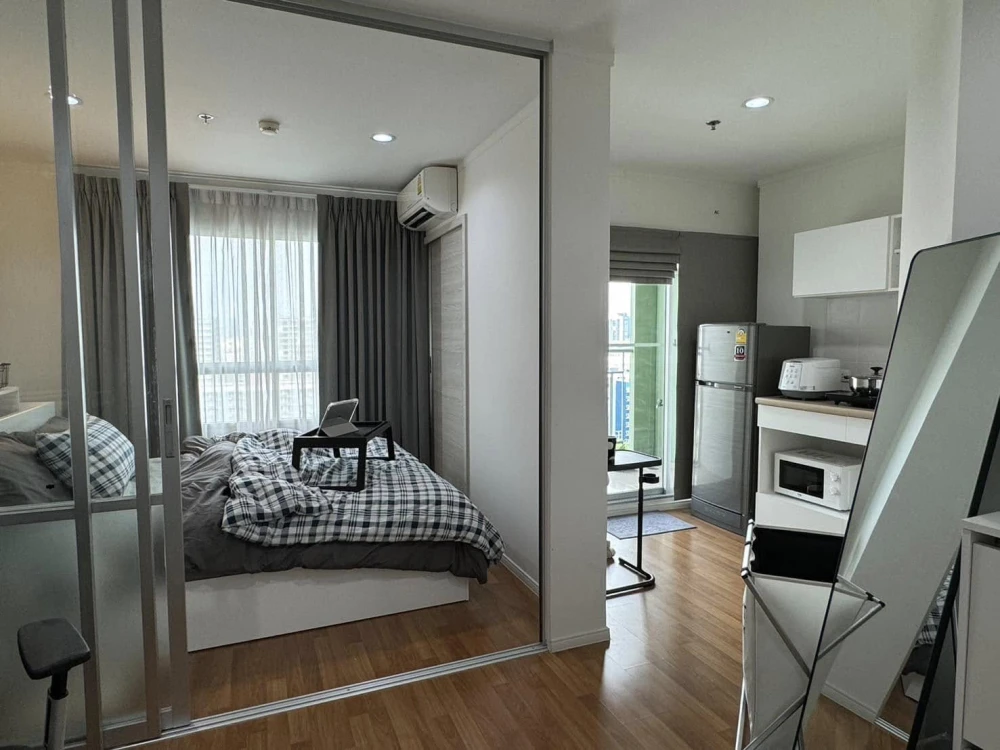 For rent Lumpini Park Rama 9 - Ratchada, well separated room, corner room, city view, building does not block the view, hurry and reserve now.