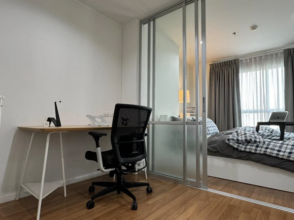For rent Lumpini Park Rama 9 - Ratchada, well separated room, corner room, city view, building does not block the view, hurry and reserve now.